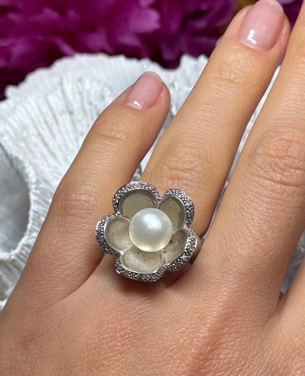 925 Sterling Silver Pearl & White Sapphire "Flower" Ring Size 5.5